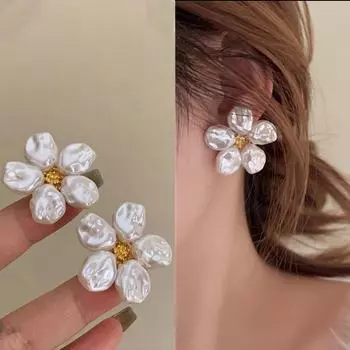 Роскошные серьги-цветы с барочным жемчугом: Минималистичный дизайн класса люкс для женщин A2064 белый