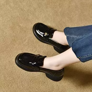 Round head women s new autumn patent leather flat-bottomed one-pedal single shoes, four-season commuting women s small leather shoes 34