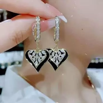 S925 Серебряная булавка с черным камнем и полыми любовными серьгами из цирконового сплава