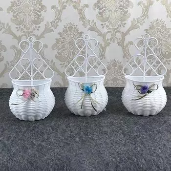 Декоративная корзина для цветов из ротанга