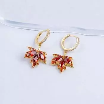 Серьги 2024 Red Maple Leaf Temperament: Универсальный и модный осенне-зимний дизайн для женщин X-182 Maple Leaf Necklace красный