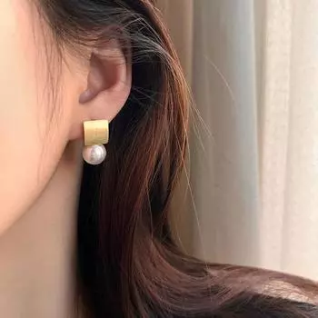 Серьги Founded Pearl Серьги в стиле ретро от французского бренда Осень и зима Новые универсальные тенденции