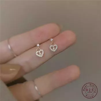 Серьги-гвоздики из стерлингового серебра 925 пробы в европейском стиле с маленькими кристаллами и сердечками из 14-каратного золота, женские модные изысканные юбилейные украшения золотой