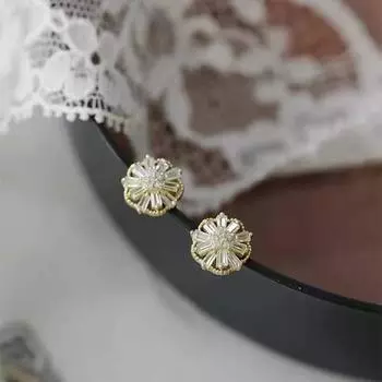 Серьги-гвоздики из стерлингового серебра S925 с инкрустацией из циркония, женские кружевные серьги в виде снежинки, простые и изысканные, студенческие серьги 925