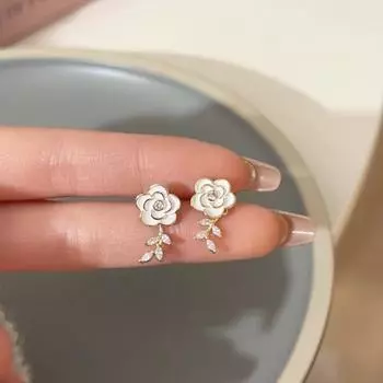 Серьги-гвоздики «Камелия» Женские простые легкие роскошные серьги-цветы из циркония Серьги Niche Temperament High-end