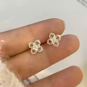Серьги-гвоздики с четырьмя полыми листочками клевера, женские простые серьги-листочки Niche Mori Girl