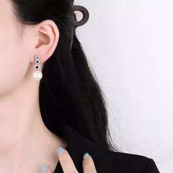 Серьги-гвоздики с микрозакрепкой из голубого циркония в серебре S925, женские индивидуальные украшения, серьги с белым жемчугом в виде ракушки, роскошные серьги с жемчугом в стиле «темперамент»