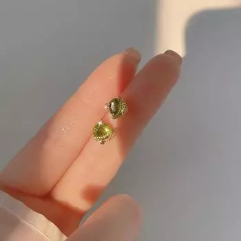 Серьги-гвоздики Сатурн, женские простые и маленькие яркие серьги в виде звездного неба, маленькие серьги в виде планет с зеленым цирконием