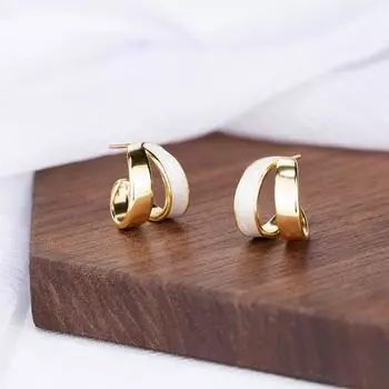 Серьги-гвоздики в форме буквы C. Женские серьги Niche Design Sense. Модные серьги Temperament. Осень и зима.