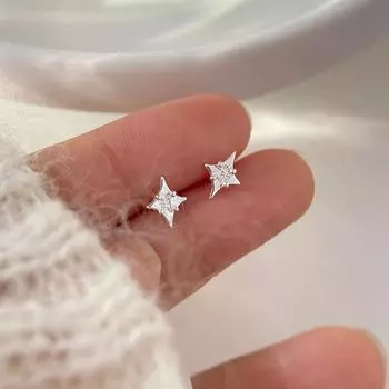 Серьги-гвоздики в форме крестообразной звезды, женские летние простые и маленькие серьги в форме пятиконечной звезды, легкие роскошные украшения для ушей