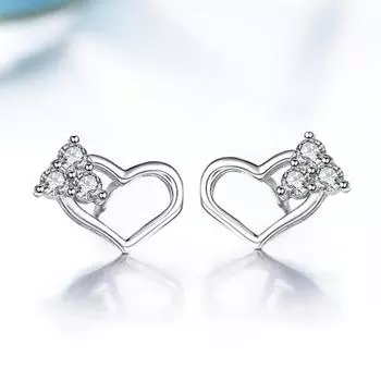 Серьги-гвоздики в форме сердца, женская корейская версия сережек-гвоздиков в форме сердца с серебряным покрытием.