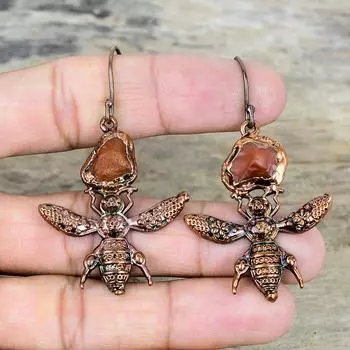 Серьги из необработанного сердолика, серьги из электроформованной меди, уникальные украшения с медоносной пчелой, серьги ручной работы, электроформованные украшения, подарки для нее