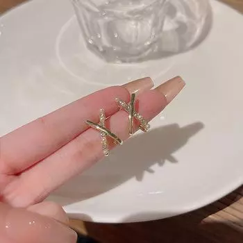 Серьги с корейским крестом и жемчугом из серебра 925 пробы — модный универсальный стиль в сетке красного цвета золотой