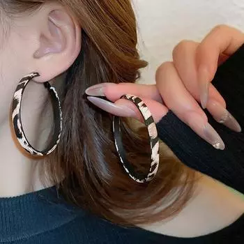 Серьги с леопардовым принтом. Женственные высококачественные серьги. Большие круги. Осенне-зимние преувеличенные серьги Майяра.