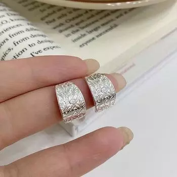 Серьги с широким лицом в форме буквы C Tang Grass Pattern Новые серьги с простым китайским узором Niche Design Sense