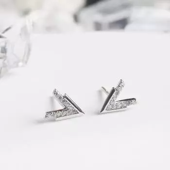 Серьги V-образной формы из циркония, легкие, роскошные, для женщин, геометрические серьги, новый трендовый нишевый дизайн, высокого класса