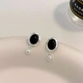 Серьги в форме капли воды из черного и белого агата Серьги в стиле французского ретро-ветра Темпераментные динамичные серьги