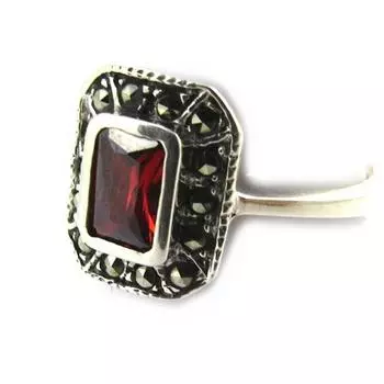 Серебряное кольцо Сисси красное