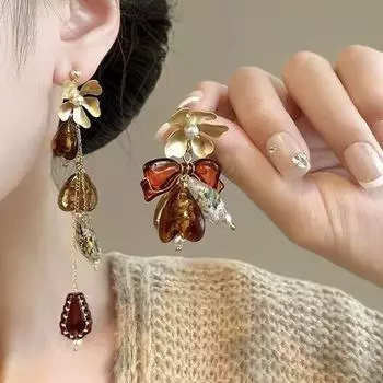 Серебряные игольчатые асимметричные серьги-сердечки с узором Майяра – Женская мода Light Luxury silver needle