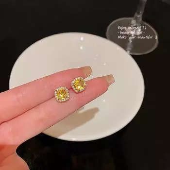 Серебряные серьги-иглы S925 с кубическим сахаром и цирконием: Золотой квадратный бриллиант Light Luxury E6085 золотой