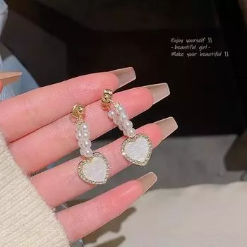 Серебряные серьги с жемчугом S925 - Light Luxury Niche с перламутровыми сердечками золотой