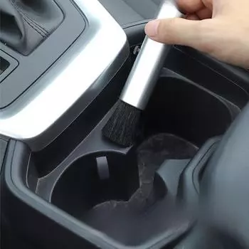 Щетка для удаления пыли из салона автомобиля - выдвижной мягкий инструмент для чистки выходов кондиционера чёрный