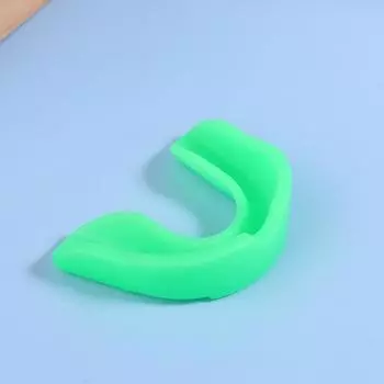 Силиконовый протектор для зубов Ночной сон Защитная капа для рта Лоток Для регби Каратэ Бруксизм Боксерская защита Тренировки Санда Стоматологические капы светло-зеленый