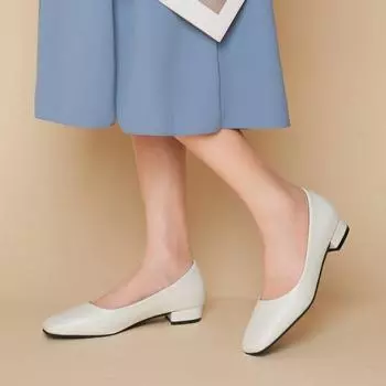 Single shoes autumn new low heel shallow mouth commuter women s shoes square head fashion professional single shoes large size 35