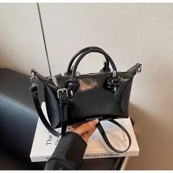 Small bag women s summer new simple and versatile messenger bag casual portable commuter pillow bag чёрный
