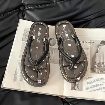 Small fresh and comfortable cute cartoon flip-flops women s new summer wear casual beach versatile cool slippers 35