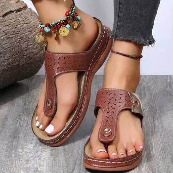 Spot 2024 new retro toe metal sandals women s massage wedge heel hollow large size sandals 35 красный
