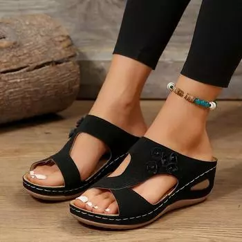 Spring and summer foreign trade new slope heel cool slippers women s foreign trade large size 44 flowers hollow flat bottom thick bottom fish mouth 36 чёрный