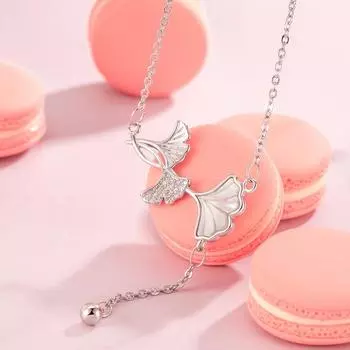 Spring And Summer Three-Leaf Apricot Necklace, Women S Light Luxury Design, High-End Sense, Send Girlfriend Girlfriend Fringed Collarbone Chain