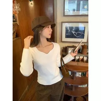 Square collar exposed clavicle knitted bottoming shirt for women autumn and winter long-sleeved soft waxy sweater all-in-one velvet inner top S
