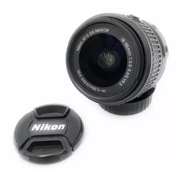 Стандартный зум-объектив Nikon DX NIKKOR VR II только для формата Nikon DX AF-S 18-55mm f/3.5-5.6G
