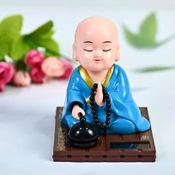 Статуэтка молящегося монаха – подвижная голова Будды для приборной панели автомобиля, дома и офиса – украшение фэн-шуй для мира, медитации и позитива