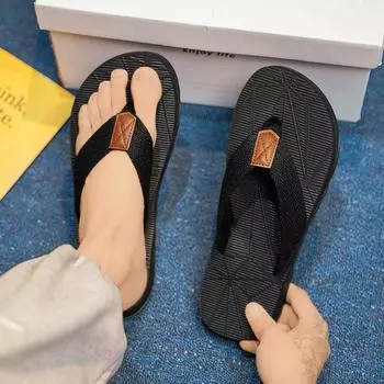Summer new men s flip-flops non-slip pinch feet outdoor non-slip solid color fashion 39 чёрный