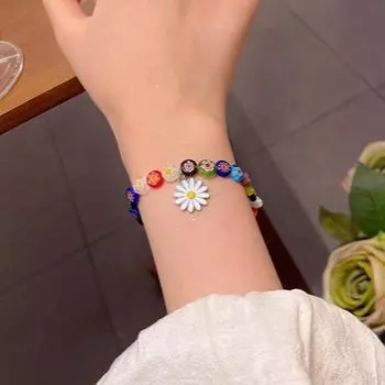 Sunflower Beaded Bracelet for Women - Fresh, Sweet, Colored Glass Flower Design, Celeb-Inspired Hand Jewelry.