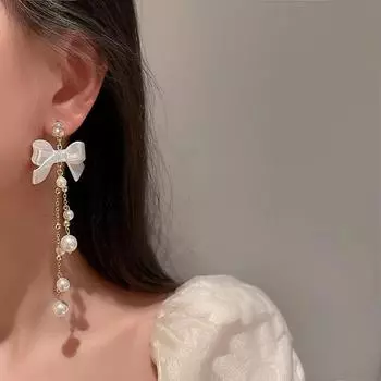 Свадебные серьги с основным свадебным платьем Свадебные аксессуары Серьги с кисточками, серьги-бантики, жемчужные серьги белый