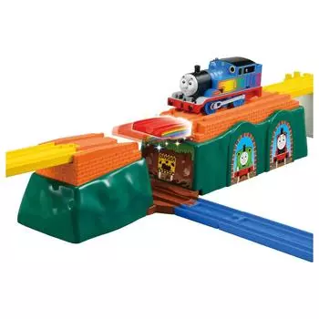 TAKARA TOMY Plarail Thomas Паровозик Томас пересекает раздвижной мост, игрушечный поезд Ages Rainbow! 3+