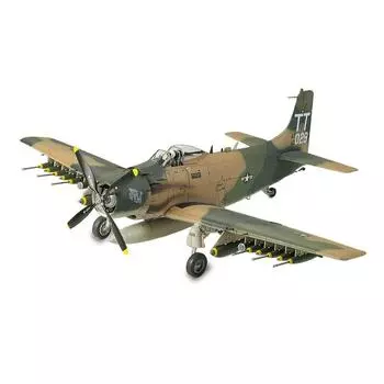 Tamiya 148 Masterpiece Series No.73 ВВС США Douglas A-1J Skyraider Пластиковая модель 61073