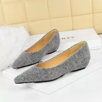 Temperament plush single shoes women s shallow plain pointed toe simple and versatile office wedge women s shoes 35 темно-серого