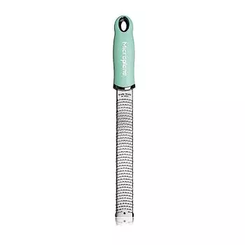 Терка для нарезки цедры Microplane Premium Classic Series (Ретро Зеленый) - Острое лезвие из нержавеющей стали, эргономичная ручка, идеально подходит для натирания цитрусовых и сыра