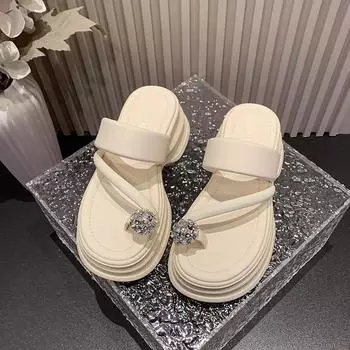 Thick-bottomed beautiful cool slippers for women s summer wear new sets of toe rhinestone muffins, seaside beach slippers 35