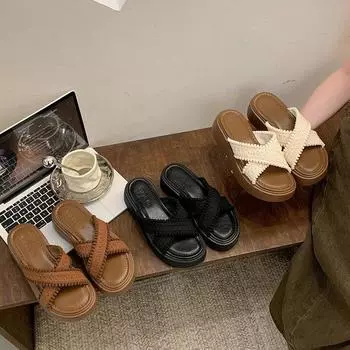 Thick-soled slippers women s summer wear fashion 2025 new Internet celebrity explosion cool slippers women s seaside beach women 35 коричневый