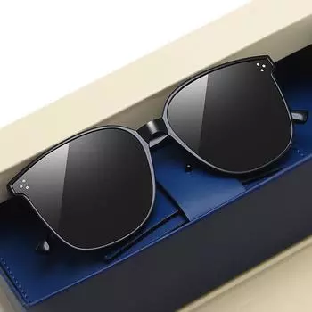 Three-Point Sunglasses Box Uv400 Sunglasses Men S And Women S Black Uv-Proof Glasses