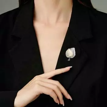 Unisex suit neckline accessories pin trendy simple fashion temperament niche design sense two-color leaf brooch