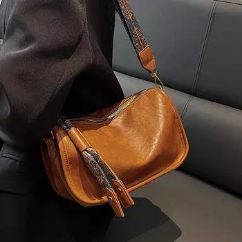 В этом году популярная корейская версия большой сумки женская новая мода широкополосная сумка-мессенджер нишевая Интернет знаменитость взрыв подушка сумка зелёный