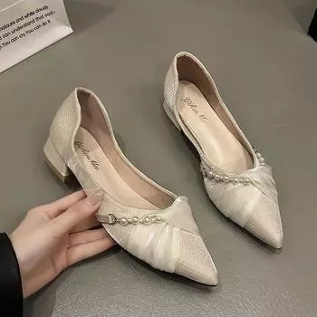 Весна и лето новые высокие каблуки толстый каблук низкий каблук низкий каблук универсальные черные остроносые одинарные туфли светлый рот перламутровые модные женские туфли 35