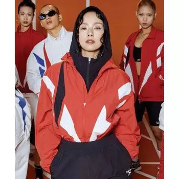 ВЕТРОВКА REEBOK VECTOR FLASH КРАСНАЯ XS